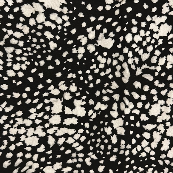 ASOS bow detail midi skirt with thigh split in mono smudge print - Picture 7 of 7